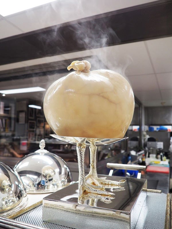 Mais depuis quand cuit-on des aliments dans une vessie ?