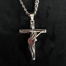 Pendentif Croix de Johnny Hallyday – Honorez la Mémoire du Boss avec Style  – ROUTE66.Store