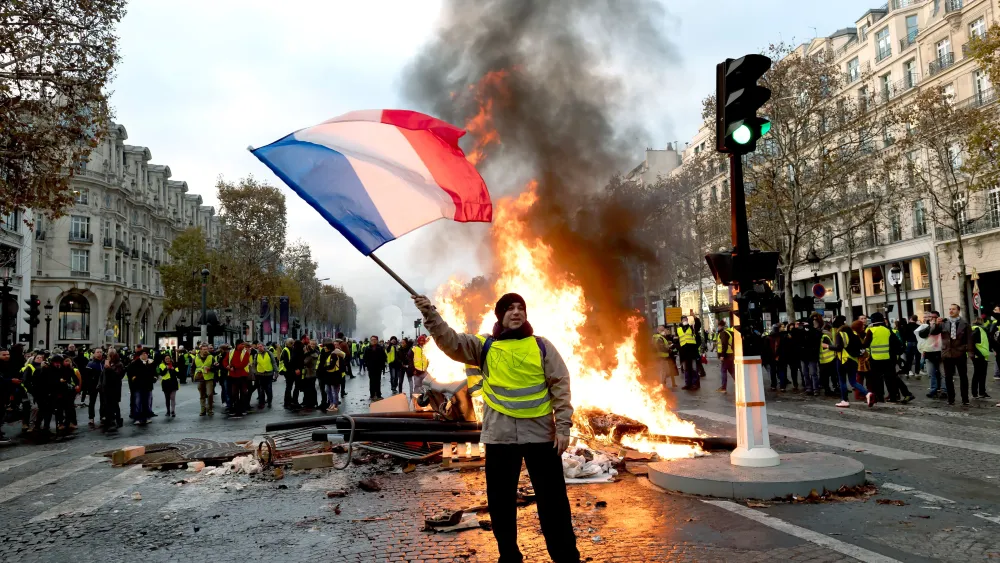 New Round of Gilets Jaune Protests Target Champs-Elysées Stores – WWD