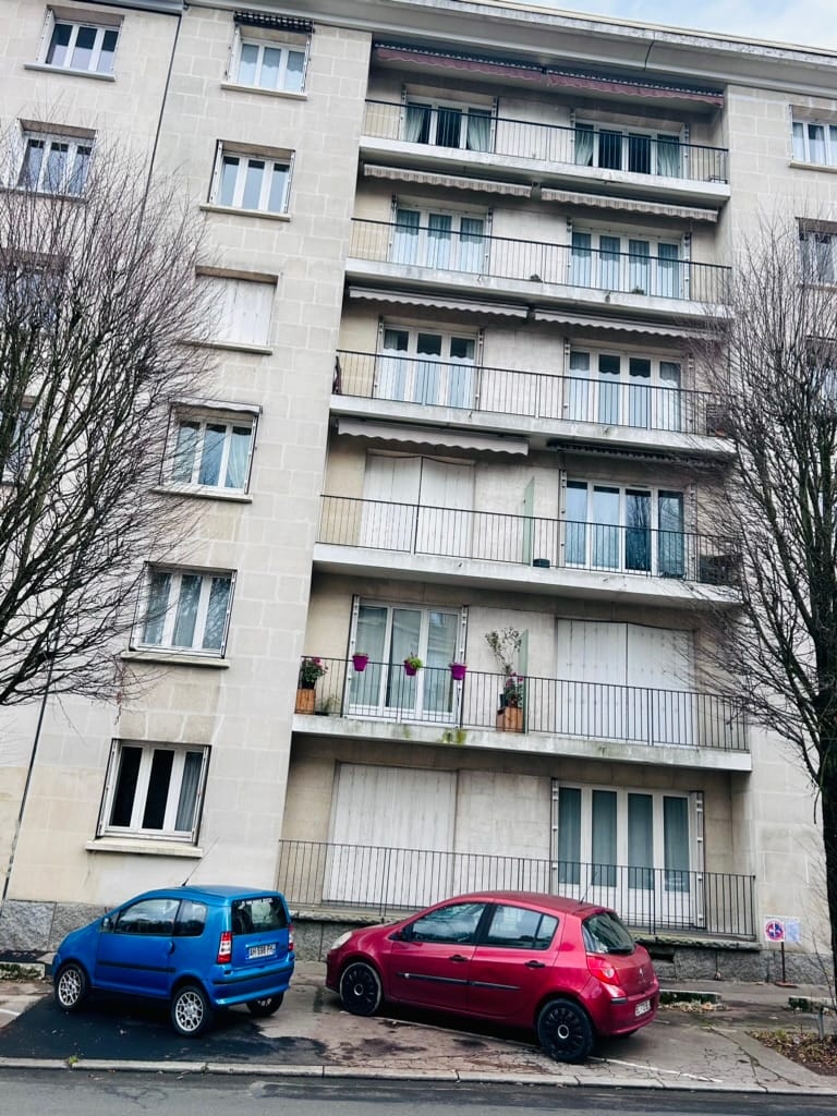 Beyond Nantes - finding an apartment in France